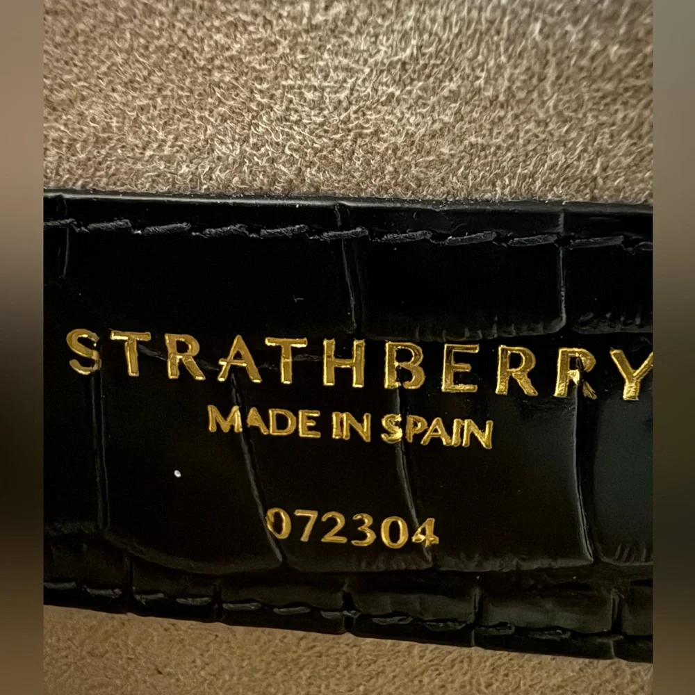 Like new Strathberry East/West Black Croc-Embossed Crossbody with Gold Chain - Picture 13 of 15